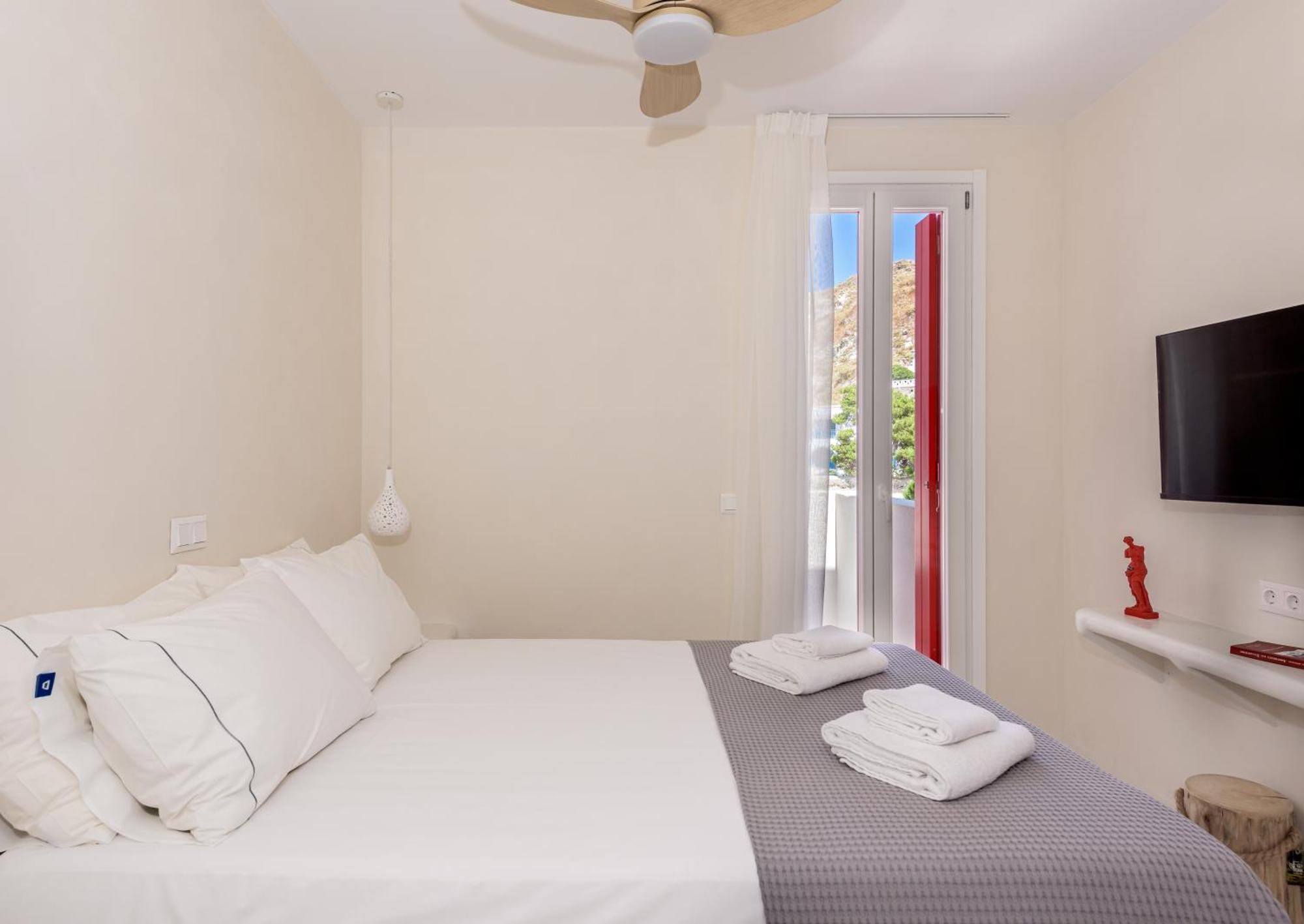 KLIMA BAY Beachfront Boutique Houses Chambre photo